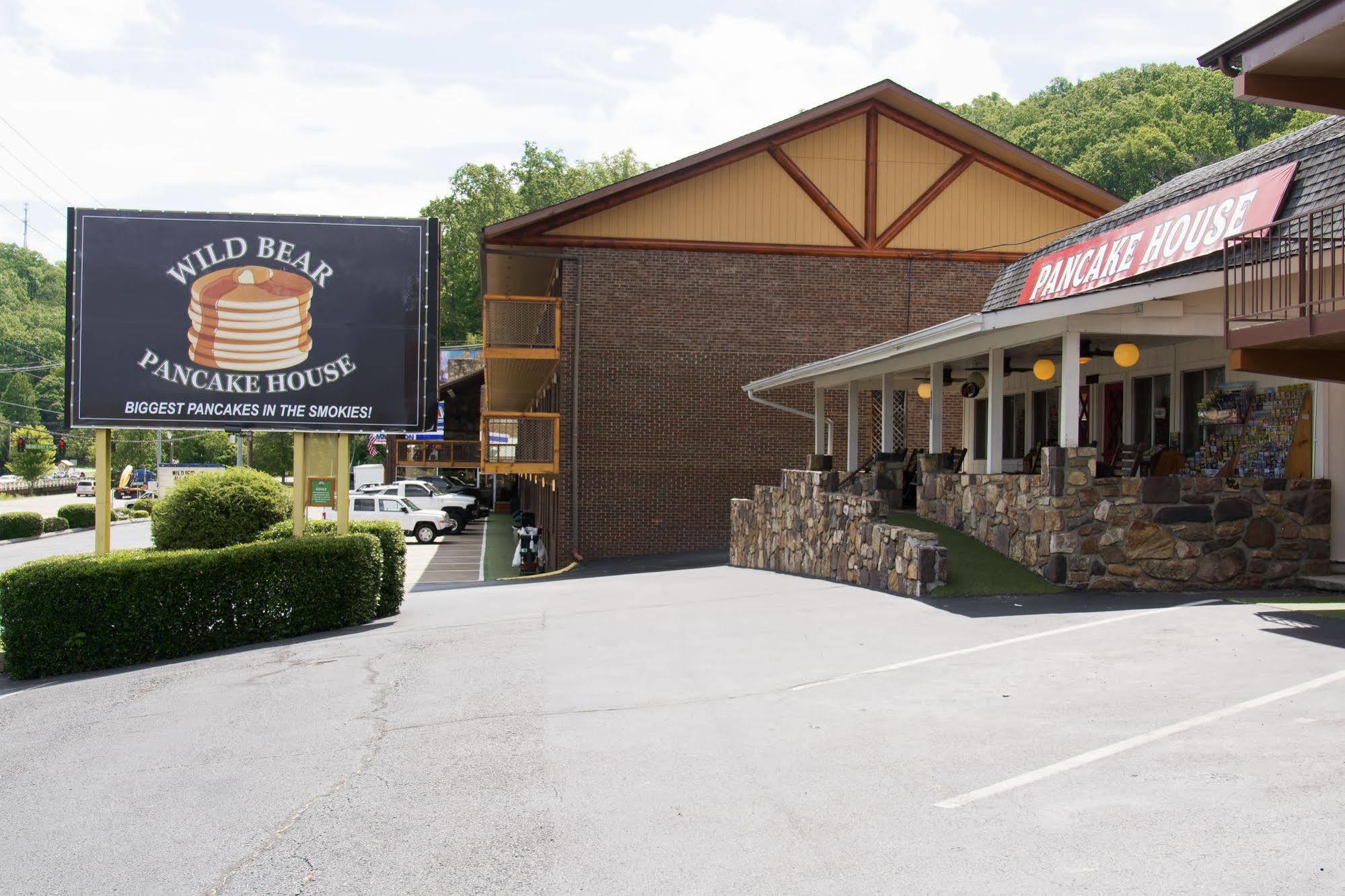 Wild Bear Inn Pigeon Forge Exterior foto